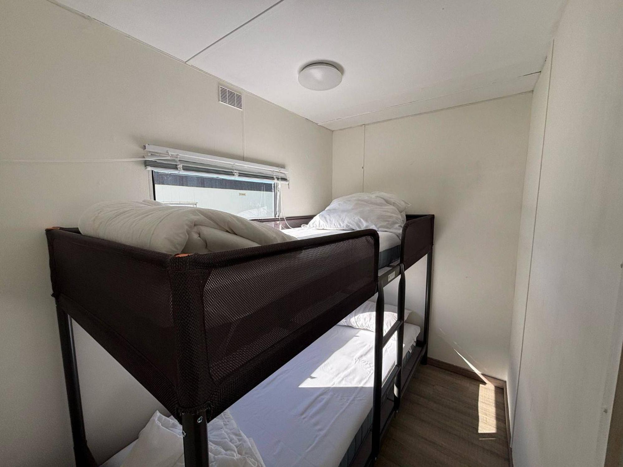 Mobile Home Au Camping New Vennepark Harendijk Eksteriør billede